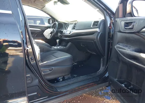 2018 Toyota Highlander Le Plus from USA, damaged, VIN 5TDBZRFH9JS900636